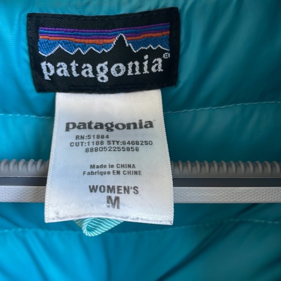 Ladies Patagonia goose light puffer jacket. Womens size Medium - Picture 3 of 8